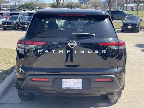 2025 Nissan Pathfinder S FWD
