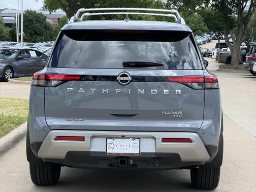 2025 Nissan Pathfinder Platinum 4WD