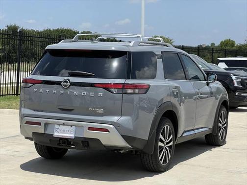 2025 Nissan Pathfinder Platinum 4WD