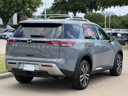 2025 Nissan Pathfinder Platinum 4WD