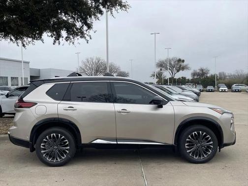 2025 Nissan Rogue Platinum