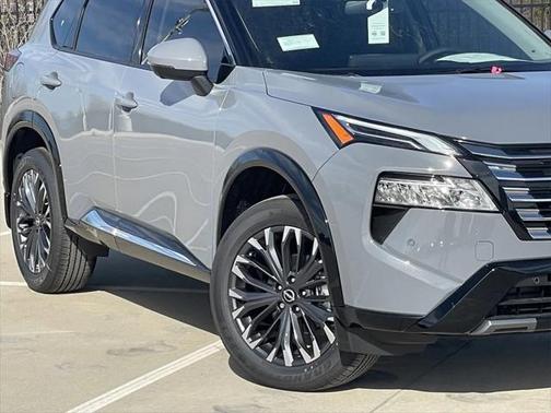 2025 Nissan Rogue Platinum