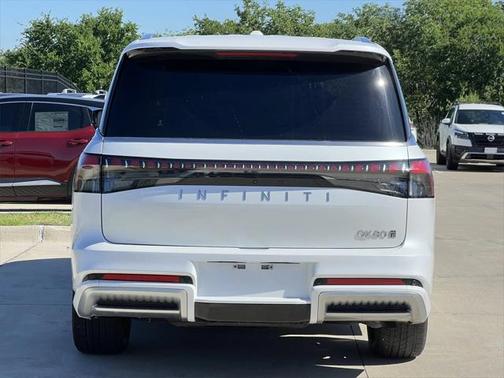 2025 INFINITI QX80 SENSORY AWD