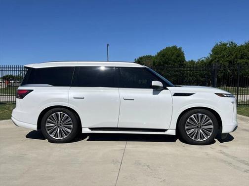 2025 INFINITI QX80 SENSORY AWD