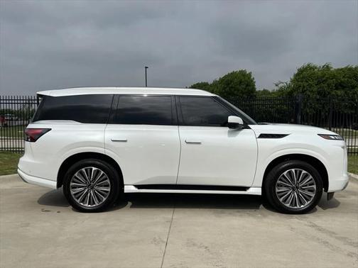 2025 INFINITI QX80 SENSORY AWD