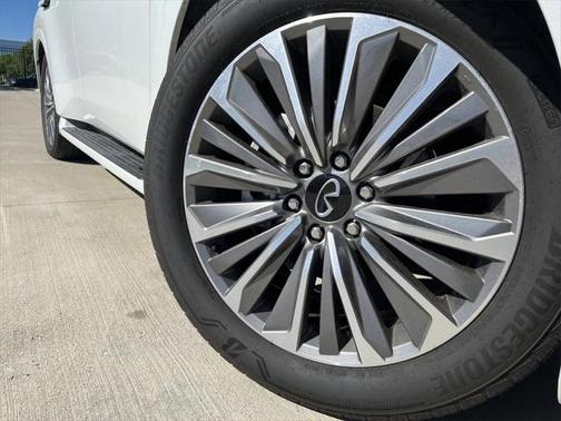 2025 INFINITI QX80 SENSORY AWD
