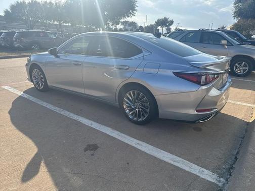 2025 Lexus ES 350 Ultra Luxury