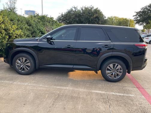 2025 Nissan Pathfinder S 4WD