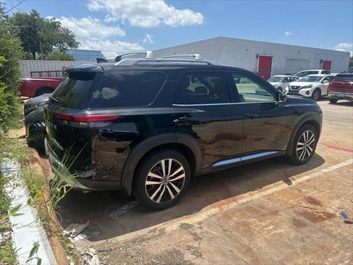 2024 Nissan Pathfinder Platinum 4WD