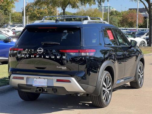 2025 Nissan Pathfinder Platinum 4WD