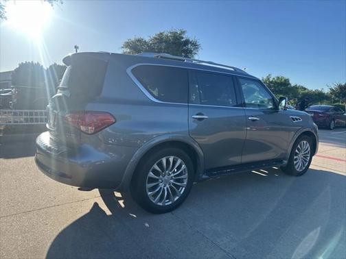 2016 INFINITI QX80 Base