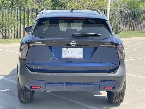 2025 Nissan Kicks SV
