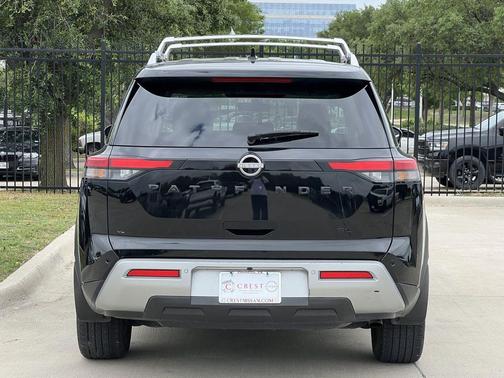 Super Black 2023 Nissan Pathfinder SL FWD