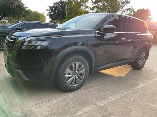 2025 Nissan Pathfinder S 4WD