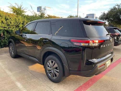 2025 Nissan Pathfinder S 4WD