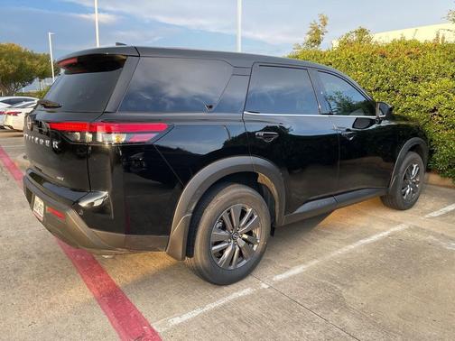 2025 Nissan Pathfinder S 4WD