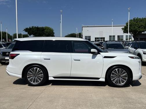 2025 INFINITI QX80 SENSORY AWD