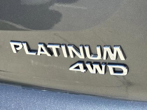 2025 Nissan Pathfinder Platinum 4WD