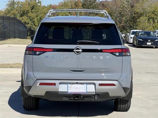 2025 Nissan Pathfinder Platinum FWD