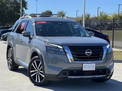 2025 Nissan Pathfinder Platinum FWD