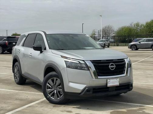 2025 Nissan Pathfinder S
