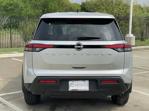 2025 Nissan Pathfinder S