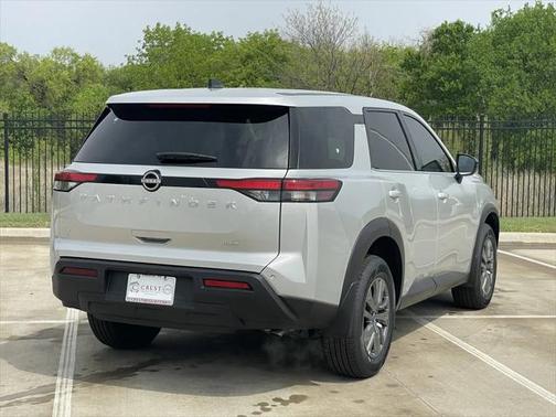 2025 Nissan Pathfinder S