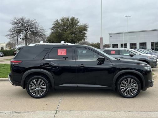 2025 Nissan Pathfinder SL 4WD