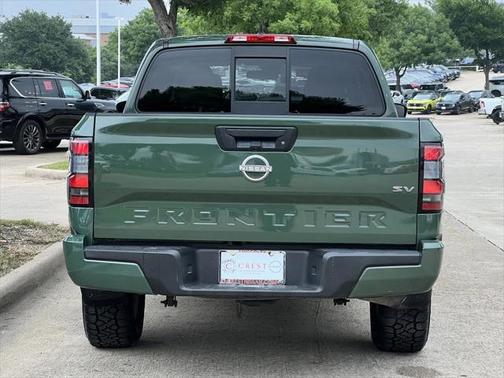 2022 Nissan Frontier SV