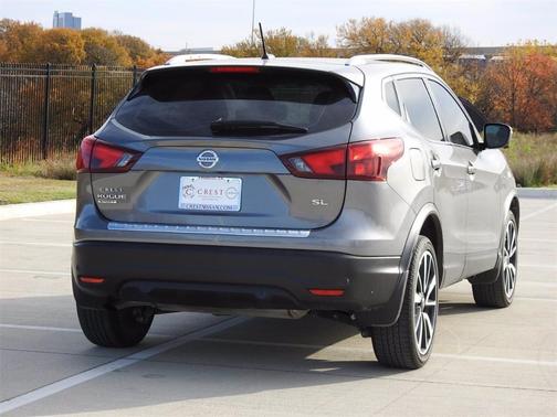 Photo 3 of 32 of 2019 Nissan Rogue Sport SL