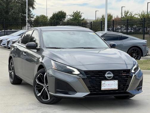 2025 Nissan Altima SR FWD