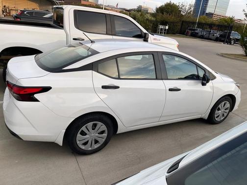 2021 Nissan Versa 1.6 S