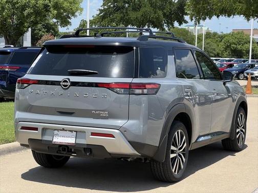 2025 Nissan Pathfinder Platinum 4WD