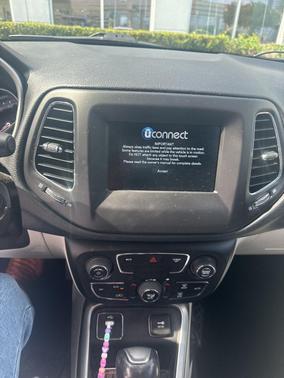 White Clearcoat 2018 Jeep Compass Latitude