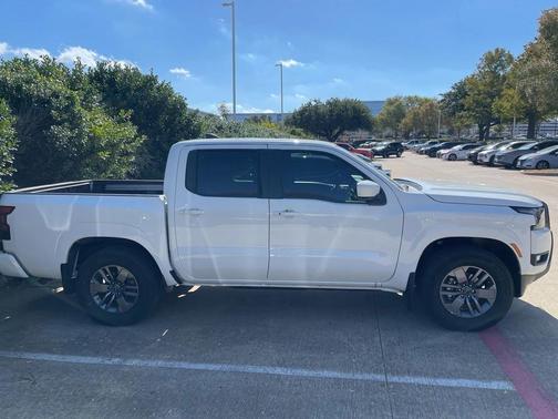 2025 Nissan Frontier SV