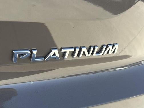 2024 Nissan Pathfinder Platinum FWD