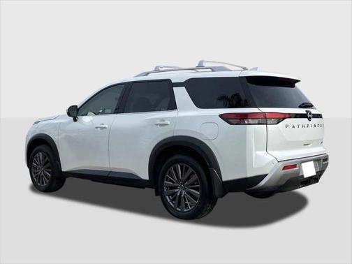 2025 Nissan Pathfinder SL FWD