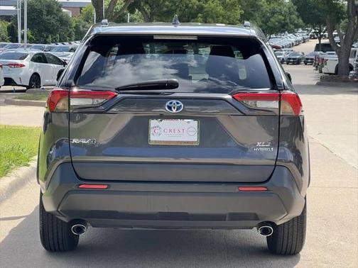 2021 Toyota RAV4 Hybrid XLE