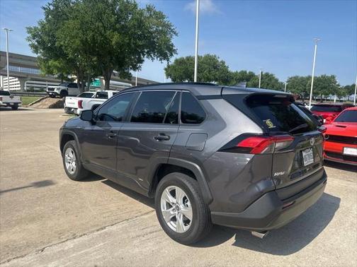 2021 Toyota RAV4 Hybrid XLE