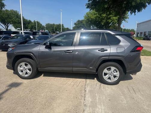 2021 Toyota RAV4 Hybrid XLE