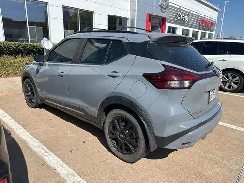 2021 Nissan Kicks SR