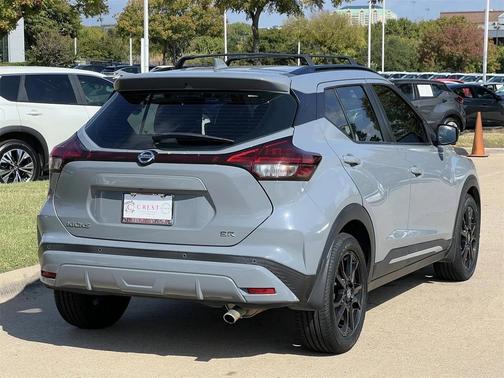 2021 Nissan Kicks SR