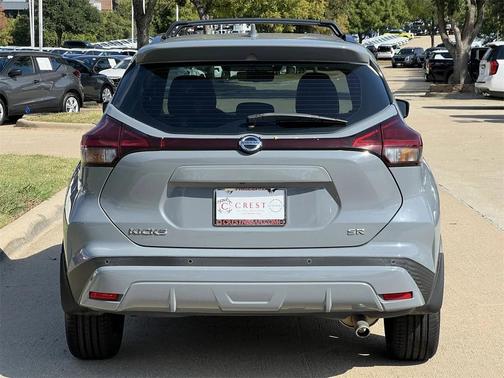 2021 Nissan Kicks SR