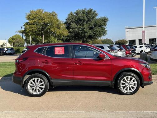 2022 Nissan Rogue Sport S