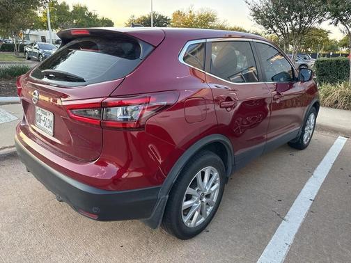 2022 Nissan Rogue Sport S