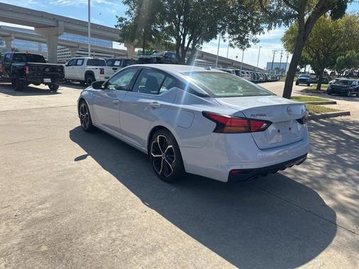 2023 Nissan Altima SR FWD
