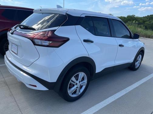 2022 Nissan Kicks S