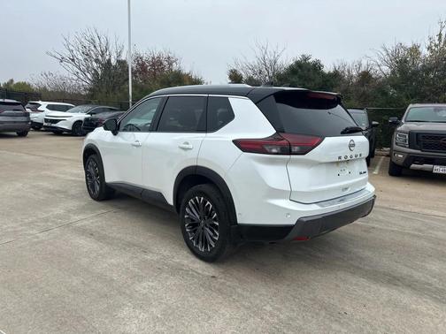 2025 Nissan Rogue SL