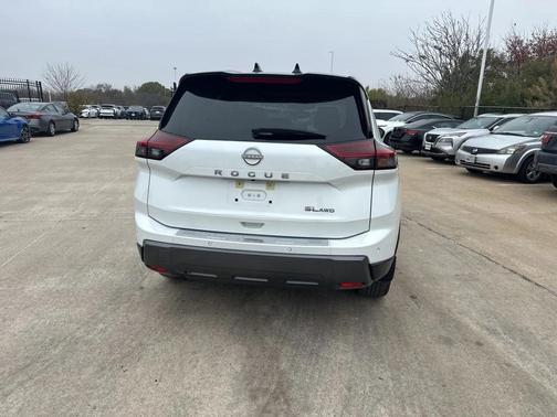 2025 Nissan Rogue SL