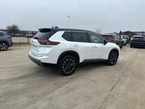 2025 Nissan Rogue SL